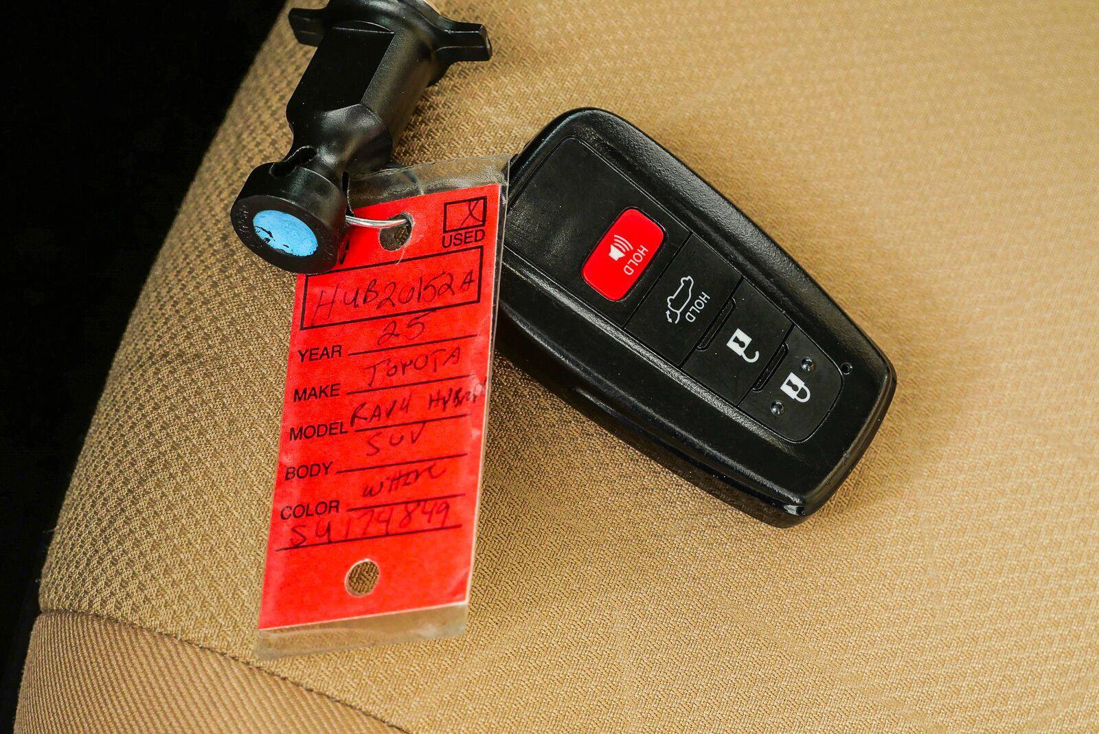 Used 2025 Toyota RAV4 XLE w/ Convenience Package AWD/4WD image 37
