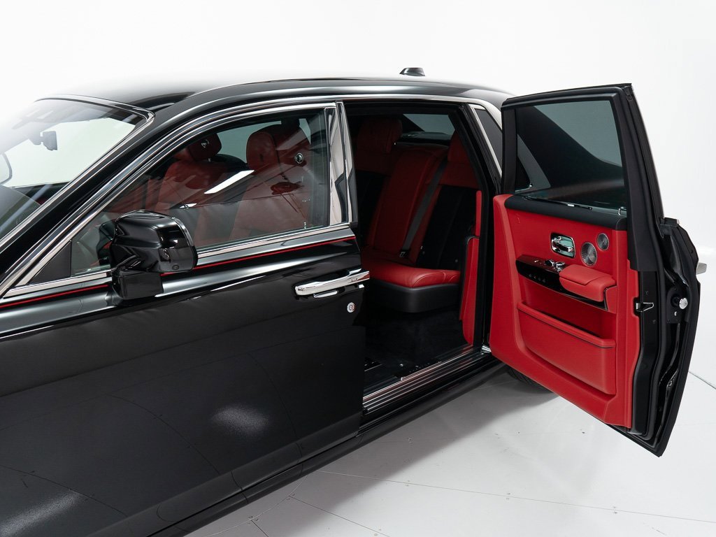 Certified 2024 Rolls-Royce Phantom Sedan w/ The Phantom Package image 21