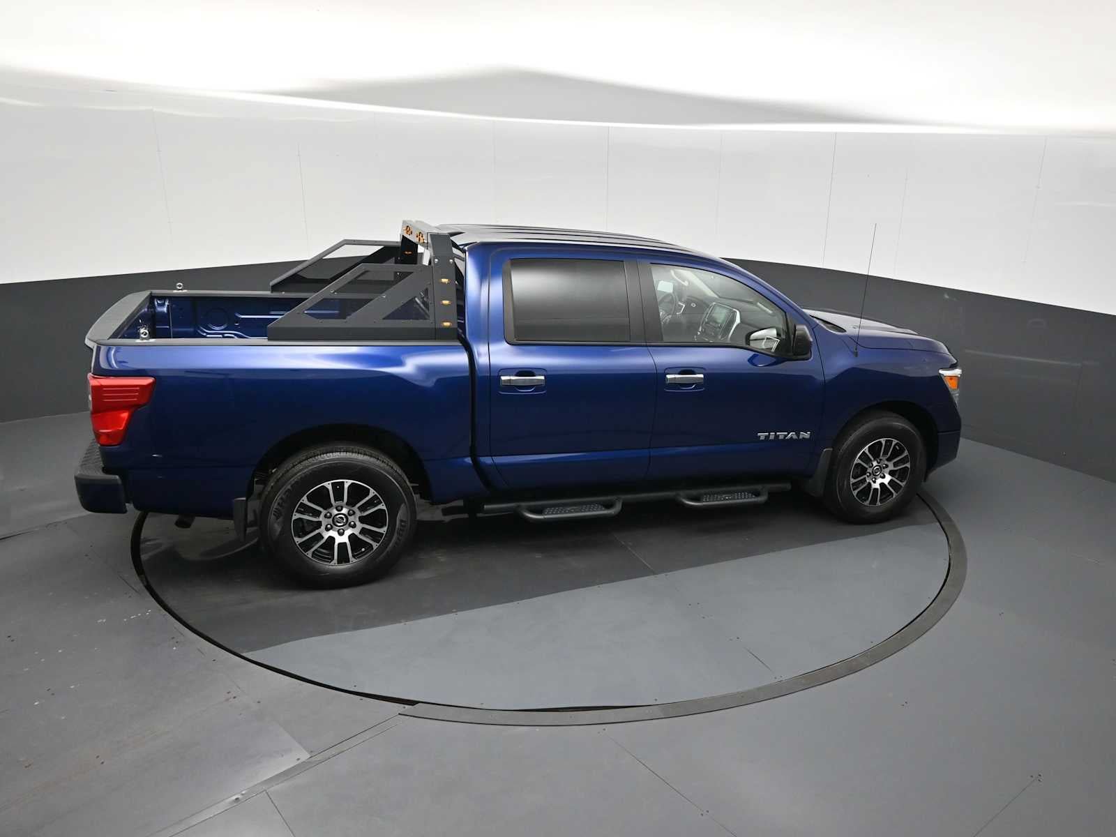 Used 2021 Nissan Titan SV w/ Accessory Utility Package AWD/4WD image 17