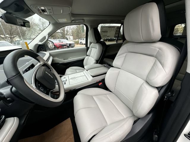 New 2025 Lincoln Navigator L Reserve AWD/4WD image 11
