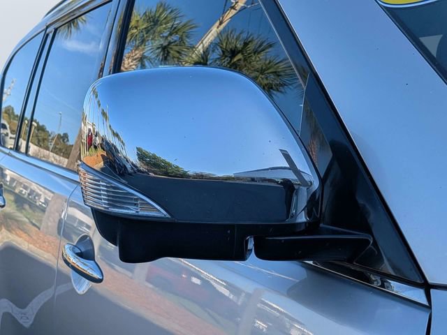 Used 2017 Nissan Armada SL image 10