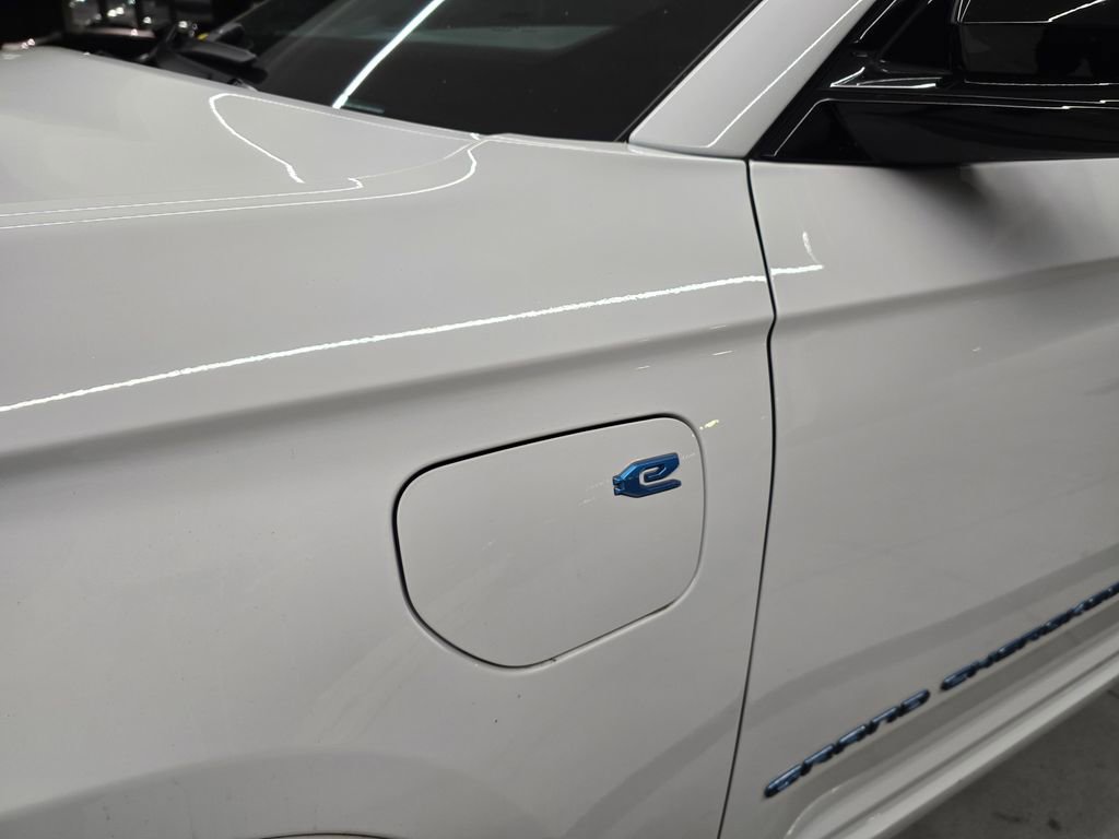 Used 2024 Jeep Grand Cherokee Limited 4xe image 13