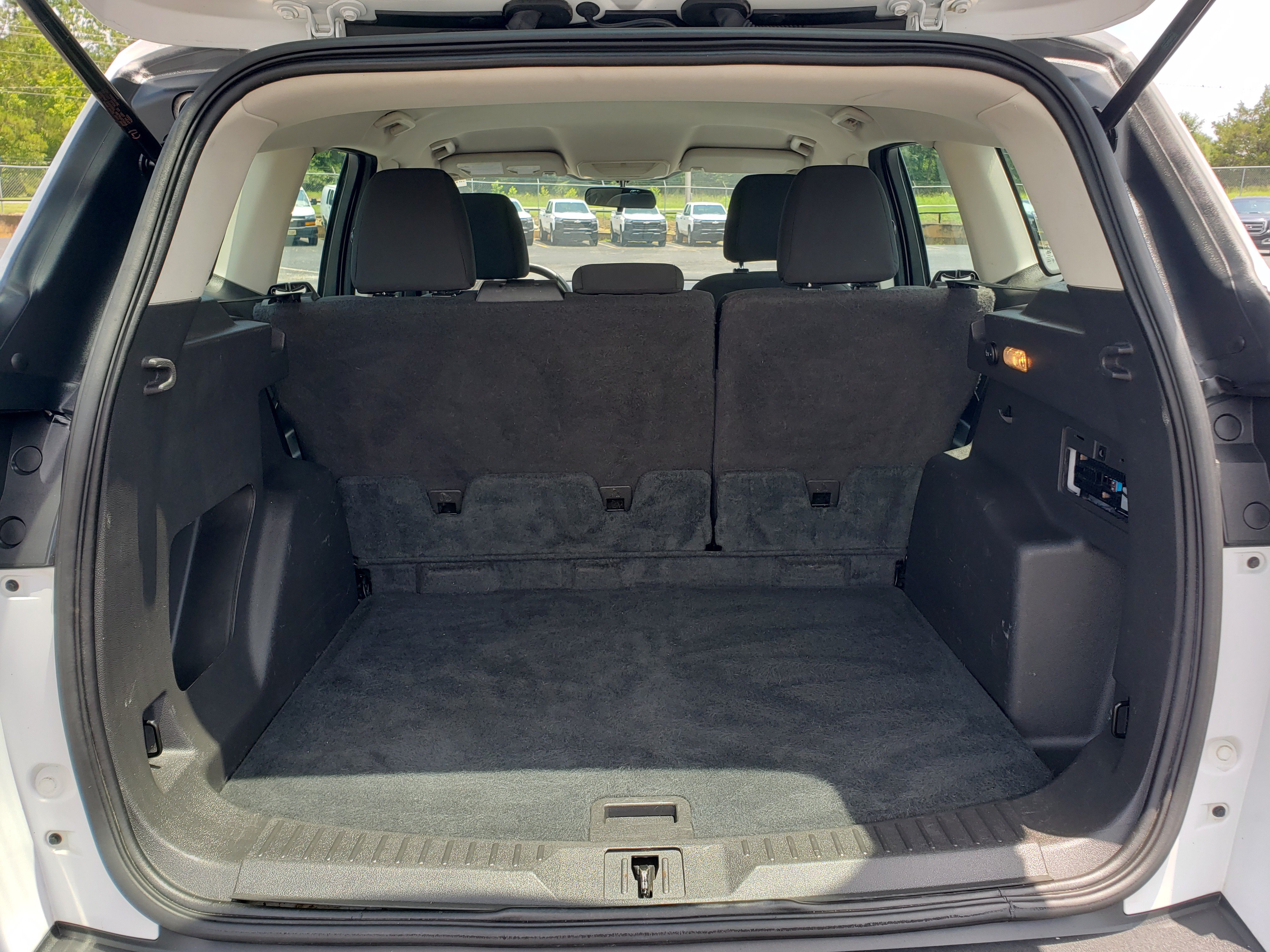 Used 2015 Ford Escape S FWD image 10