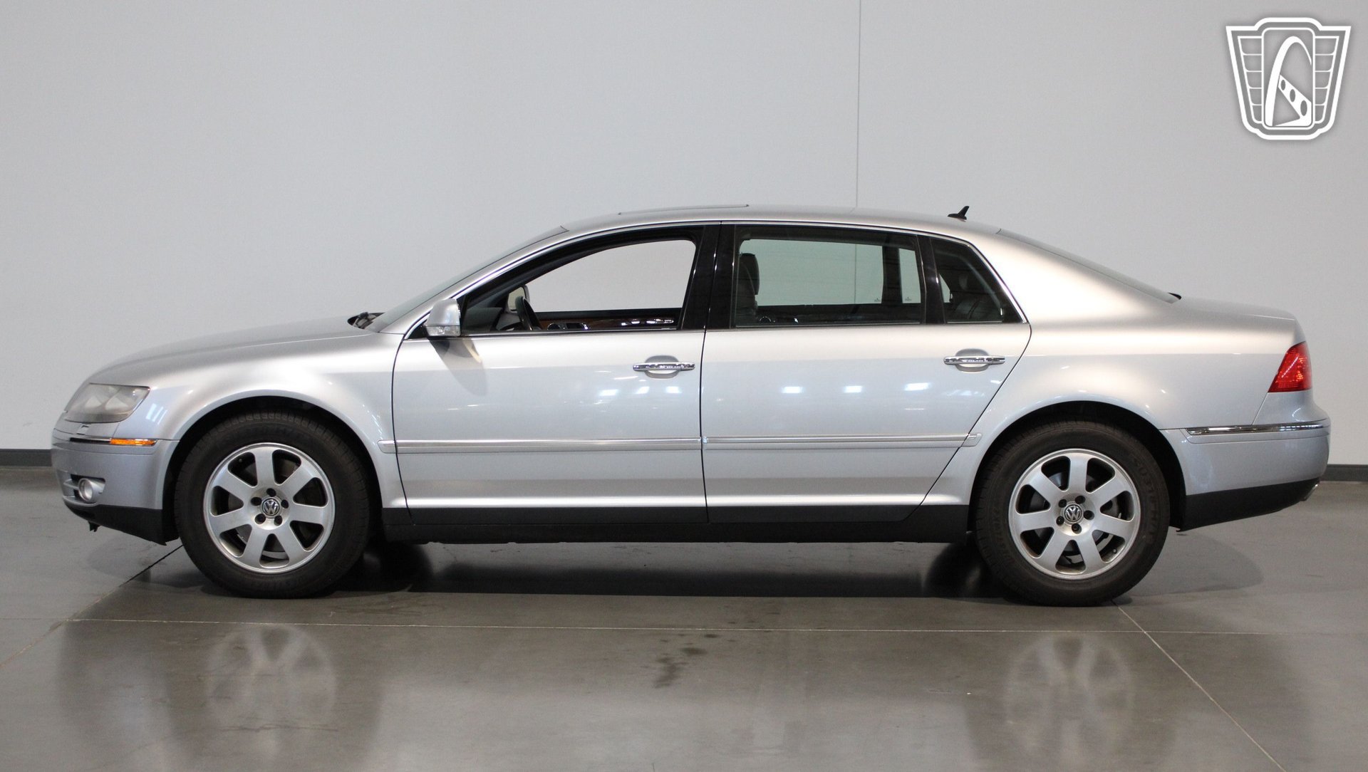 Used 2004 Volkswagen Phaeton V8 AWD/4WD image 26