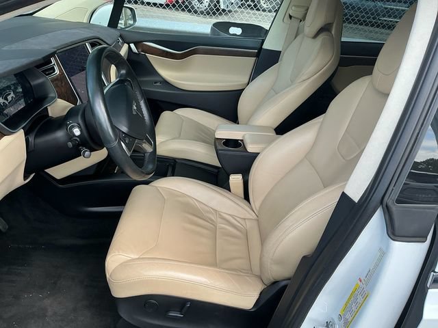 Used 2017 Tesla Model X 100D AWD/4WD image 4