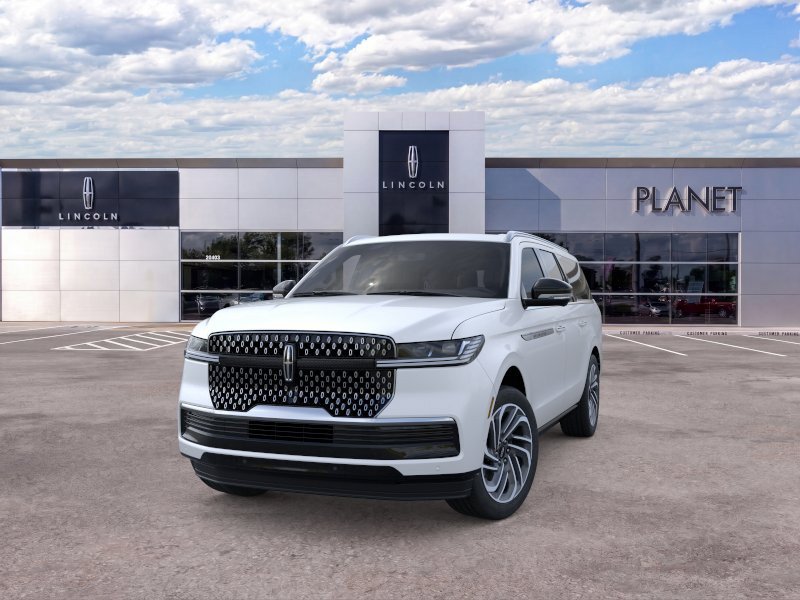 New 2026 Lincoln Navigator L Reserve AWD/4WD image 2