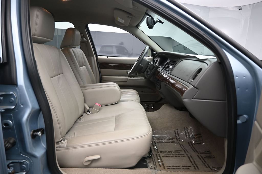 Used 2009 Mercury Grand Marquis LS RWD image 24