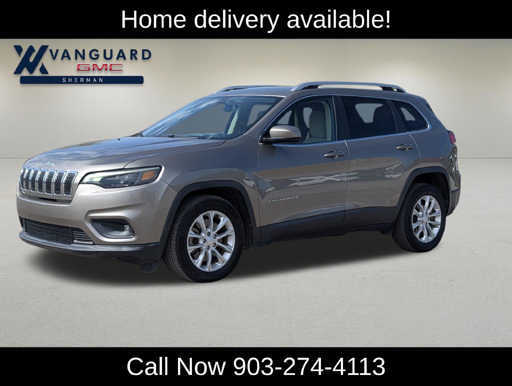 Used 2019 Jeep Cherokee Latitude w/ Cold Weather Group FWD image 3