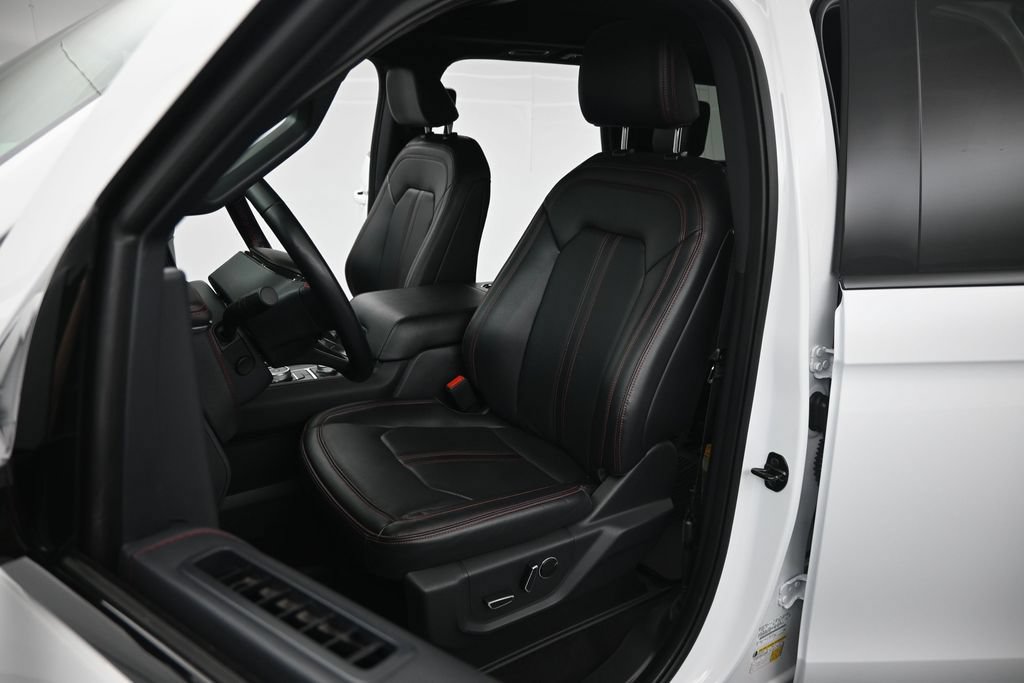Used 2024 Ford Expedition Limited AWD/4WD image 8