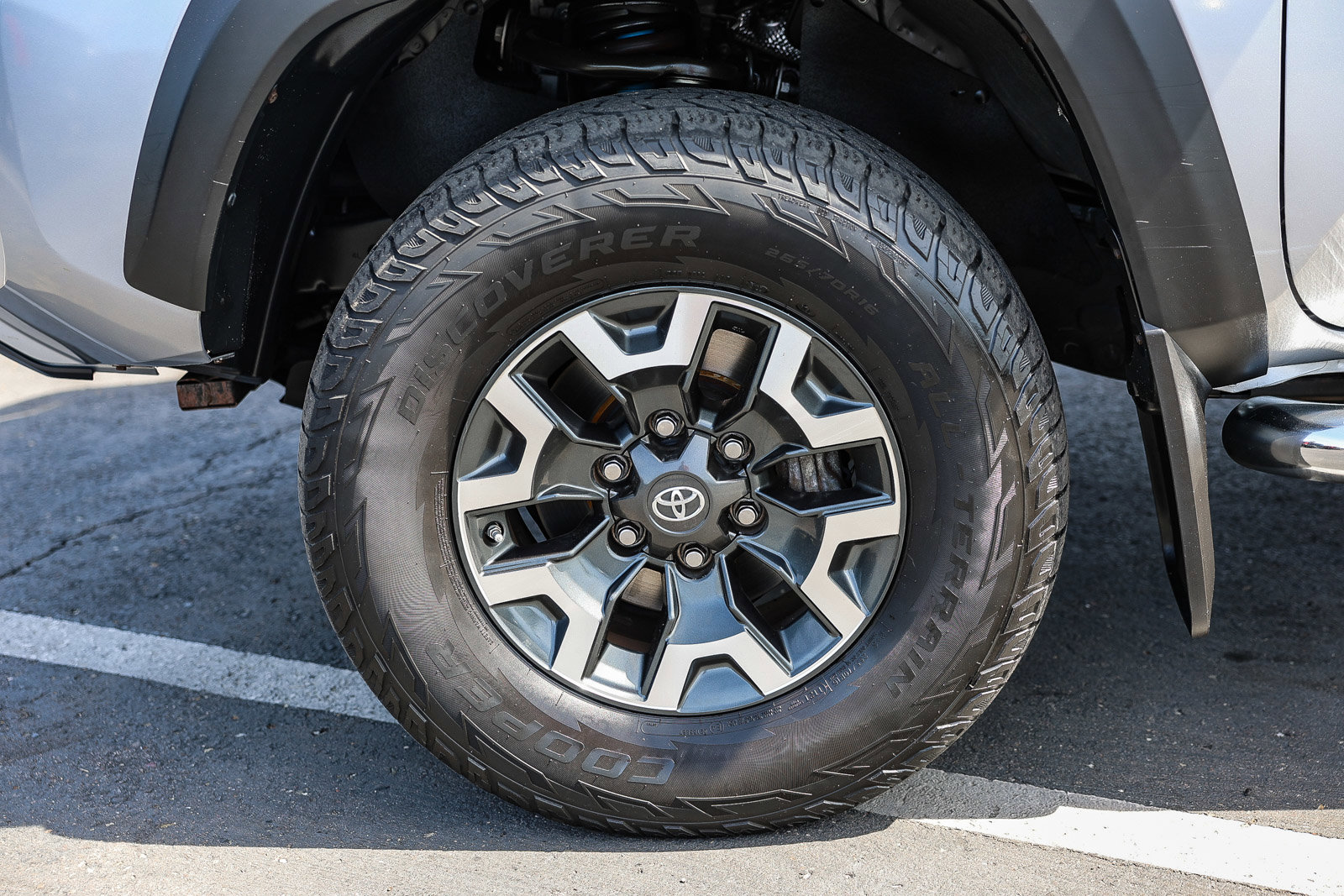 Used 2018 Toyota Tacoma TRD Off-Road w/ Technology Package image 28