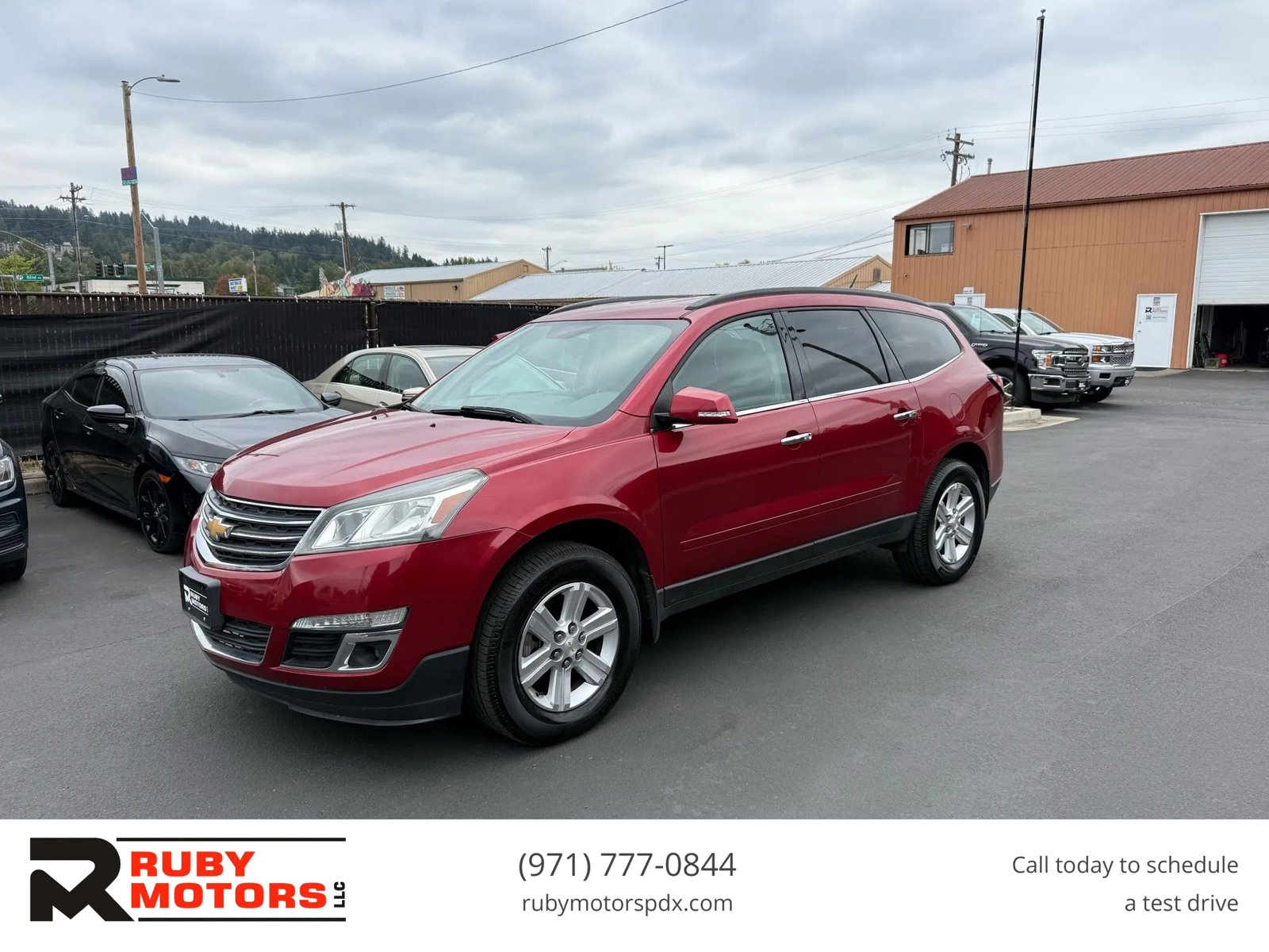 Used 2014 Chevrolet Traverse LT image 1