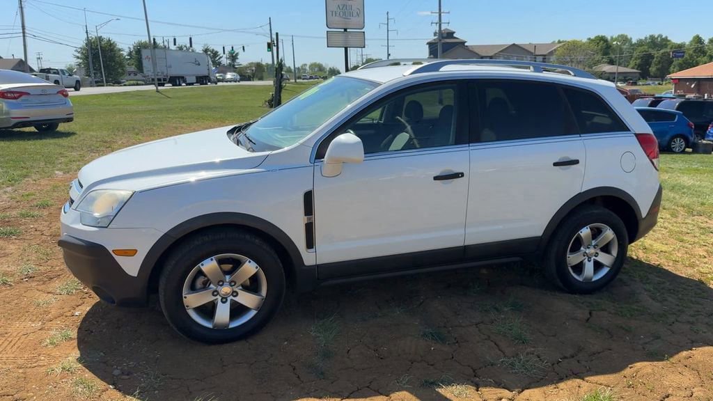 Used 2012 Chevrolet Captiva Sport LS FWD image 2