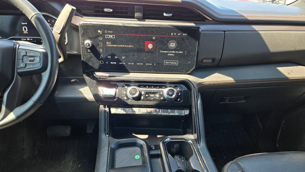 Used 2024 GMC Sierra 3500 AT4 w/ AT4 Preferred Package AWD/4WD image 19