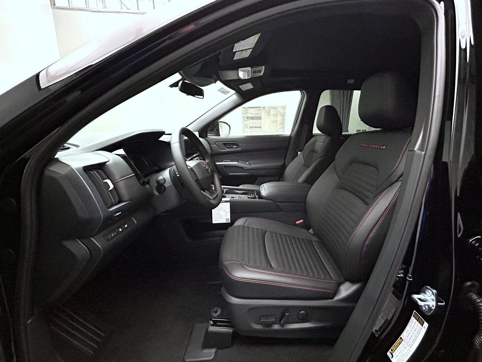 New 2026 Nissan Pathfinder Rock Creek w/ Rock Creek Premium Package AWD/4WD image 10