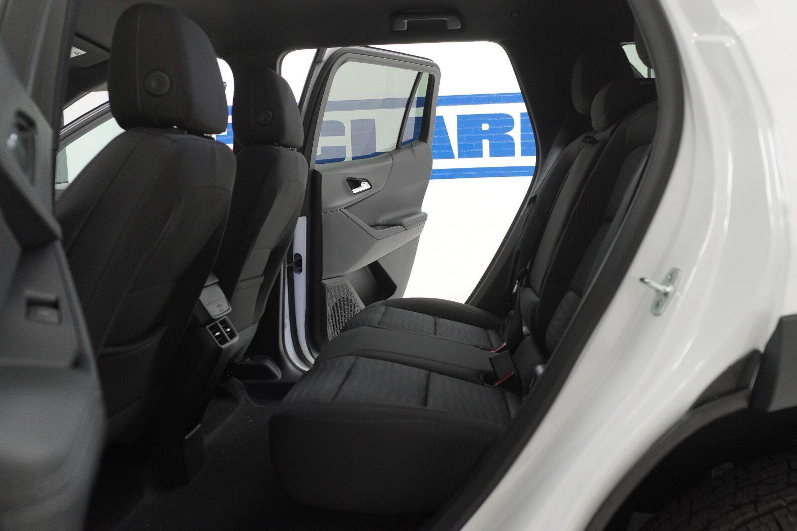 New 2027 Chevrolet Equinox LT FWD image 23