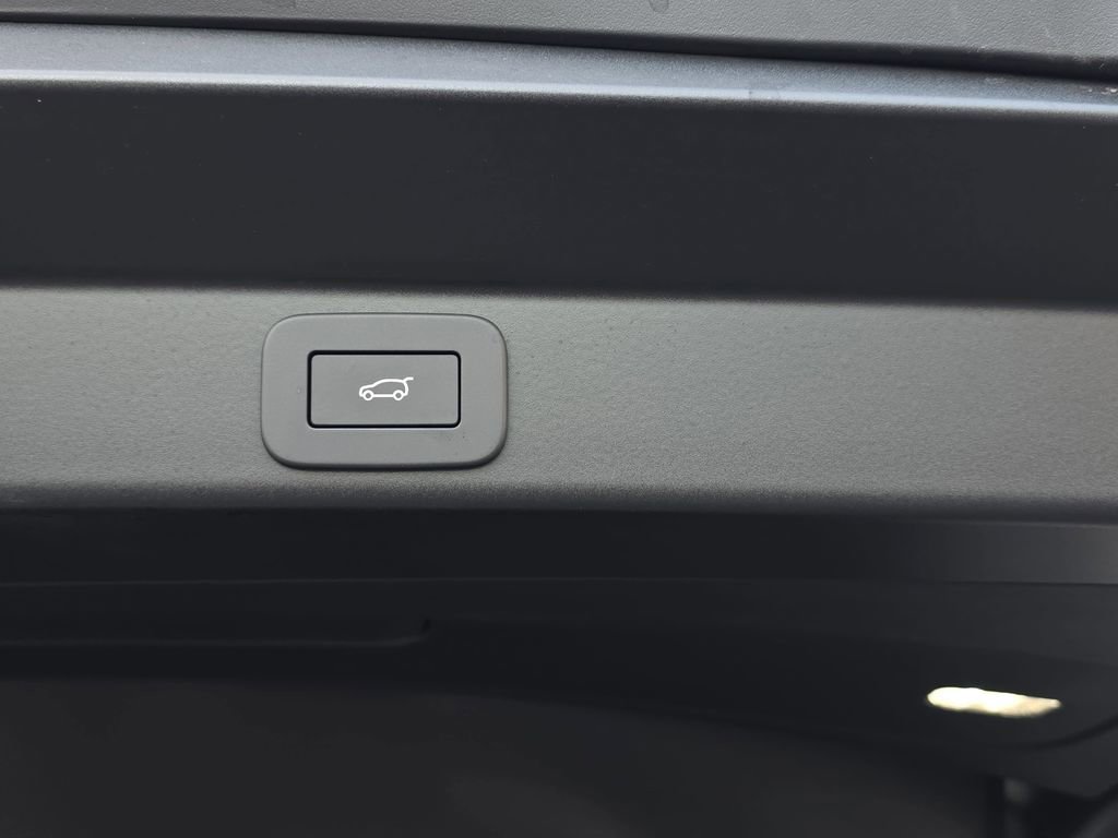 New 2026 Land Rover Range Rover Sport Dynamic SE AWD/4WD image 13
