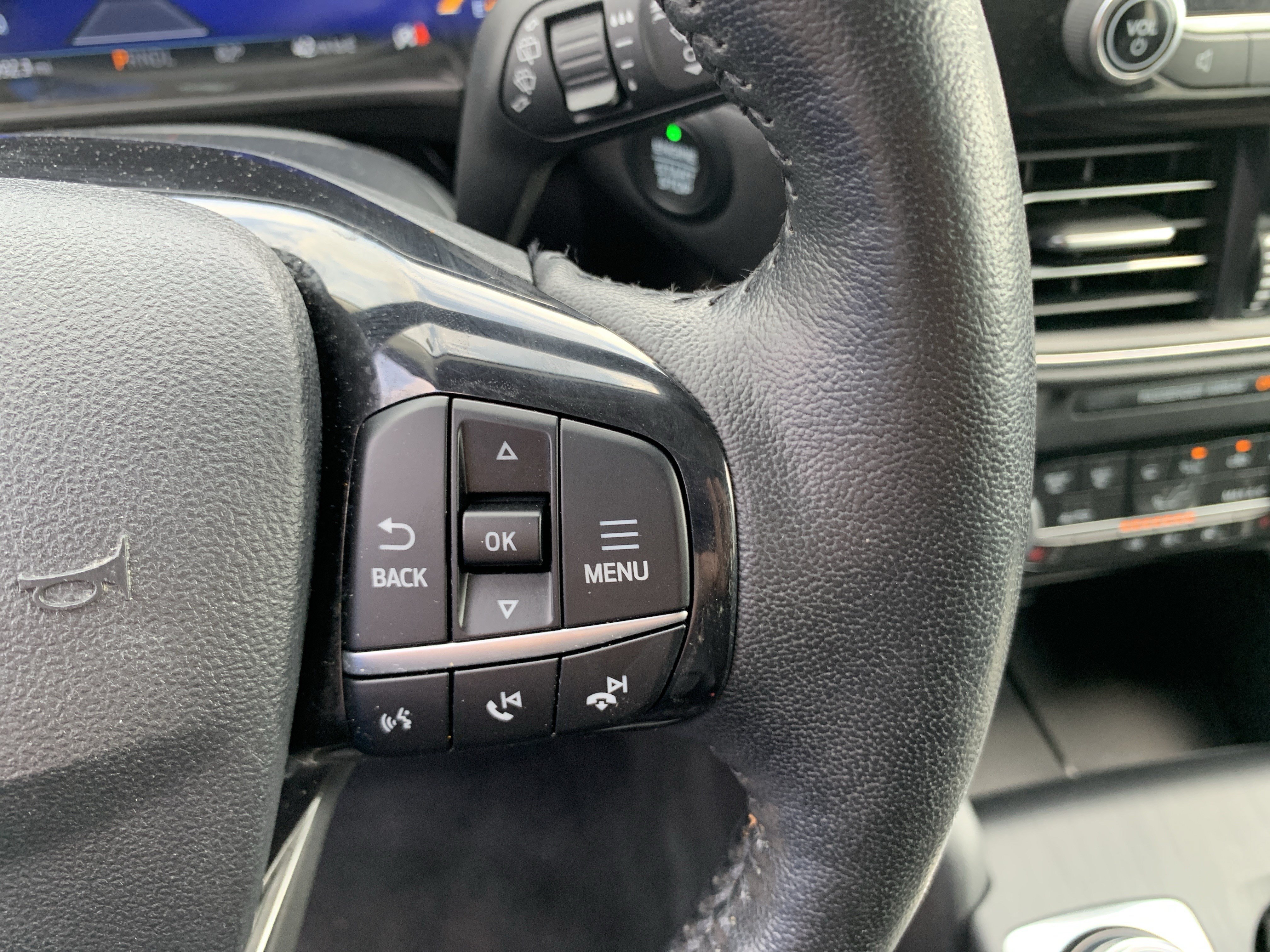 Used 2021 Ford Escape Titanium AWD/4WD image 20