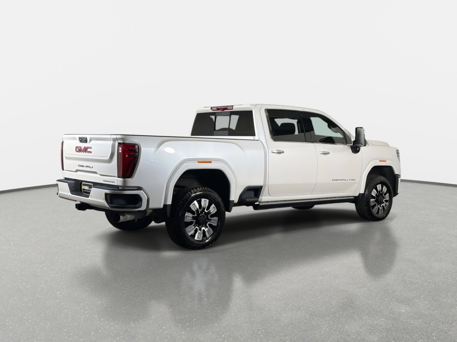 Used 2025 GMC Sierra 2500 Denali w/ Denali Reserve Package AWD/4WD image 3