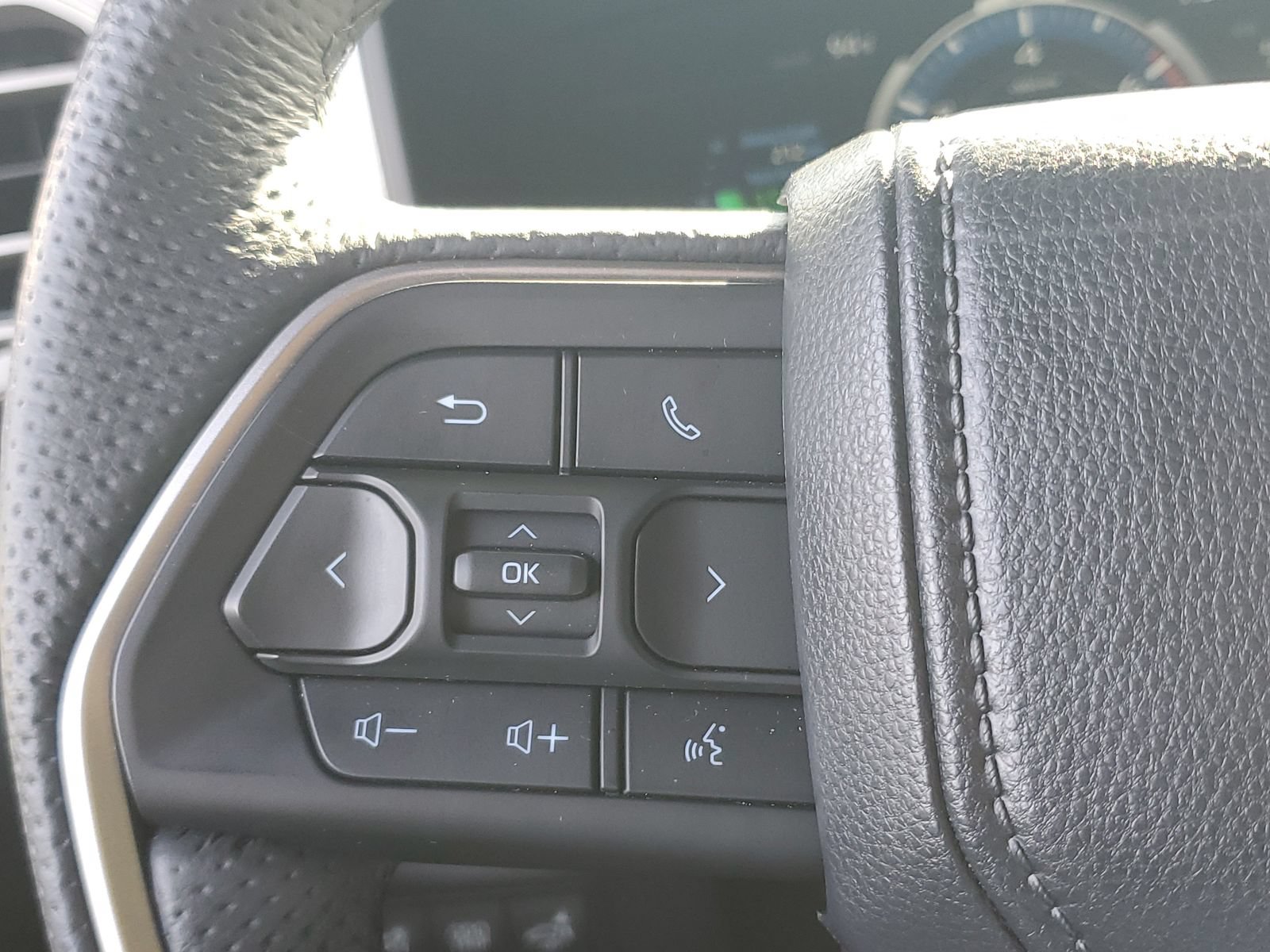 Certified 2025 Toyota Tundra Limited AWD/4WD image 22
