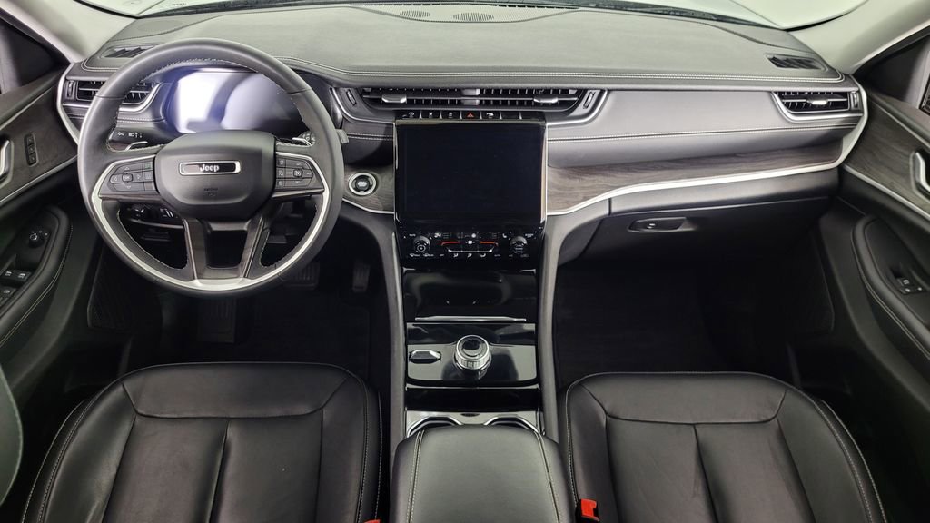 Used 2023 Jeep Grand Cherokee Limited w/ Black Appearance Package image 38