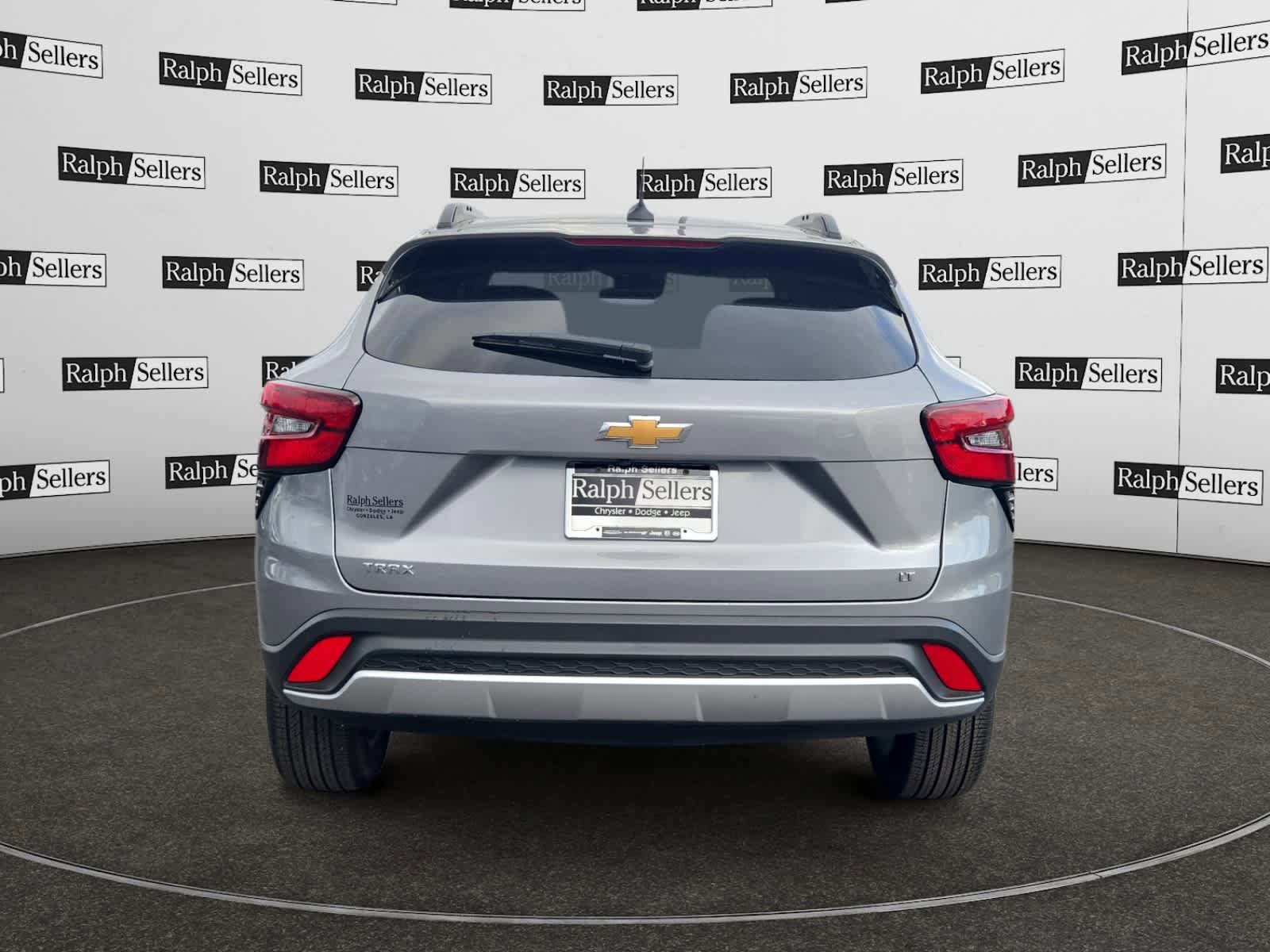Used 2025 Chevrolet Trax LT w/ LT Convenience Package image 5