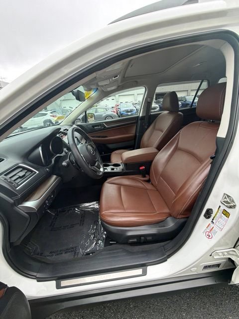 Used 2019 Subaru Outback 2.5i Touring AWD/4WD image 11