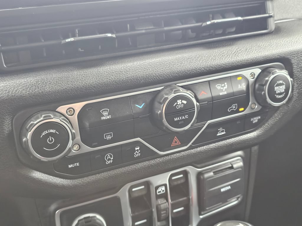 Used 2024 Jeep Wrangler Unlimited Sport AWD/4WD image 25