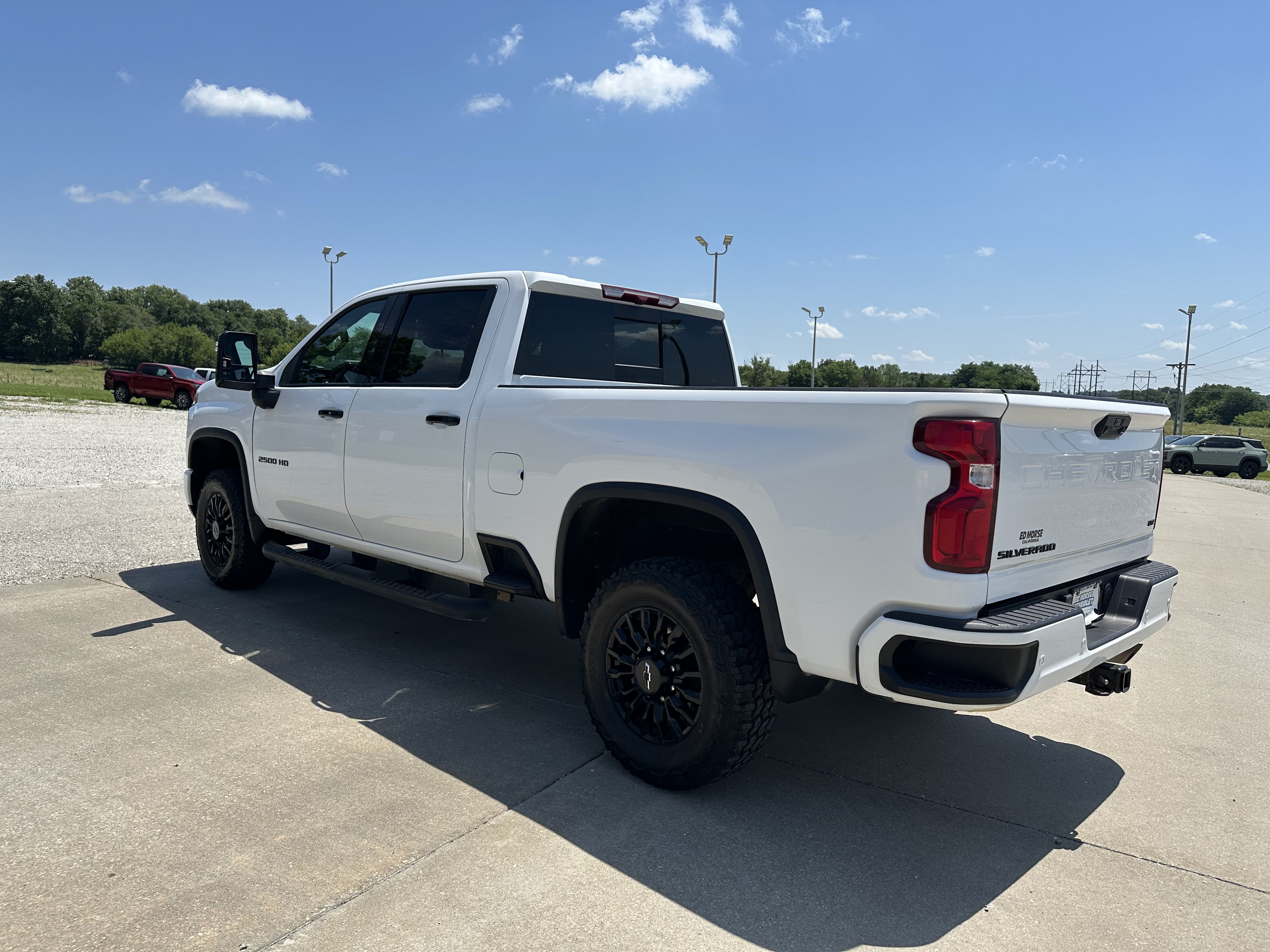 Used 2024 Chevrolet Silverado 2500 LTZ w/ LTZ Plus Package AWD/4WD image 3