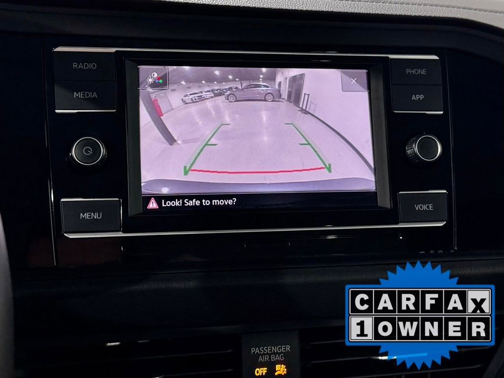 Used 2024 Volkswagen Jetta SE image 4