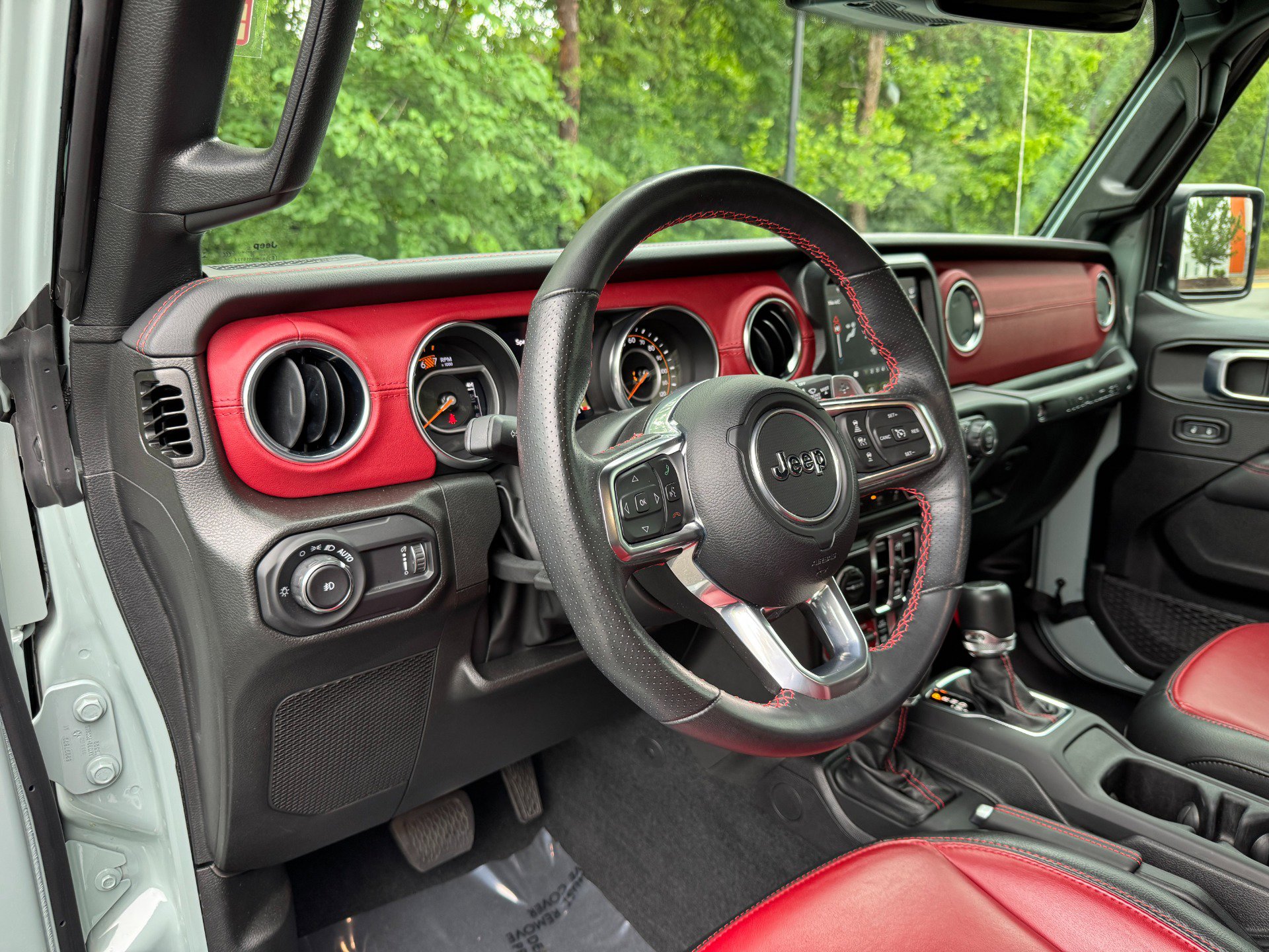 Used 2023 Jeep Wrangler Unlimited Rubicon 392 AWD/4WD image 31