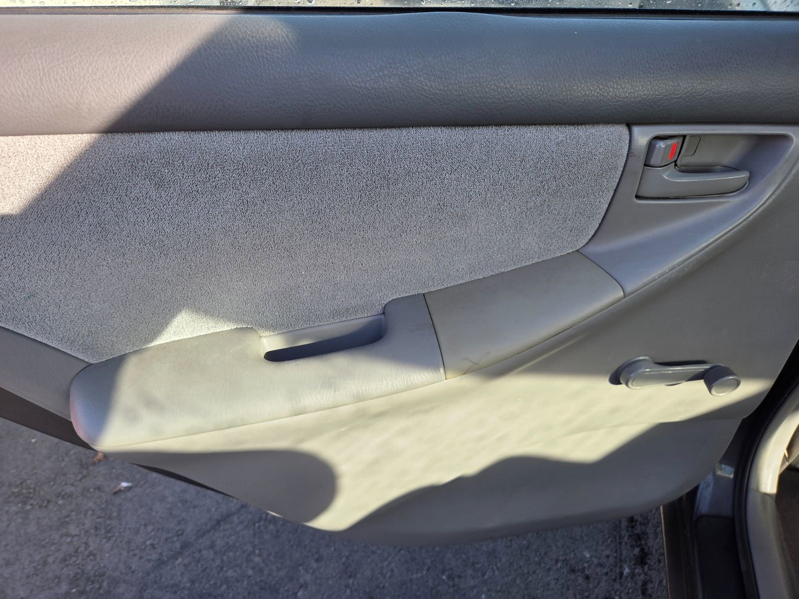 Used 2005 Toyota Corolla CE image 10