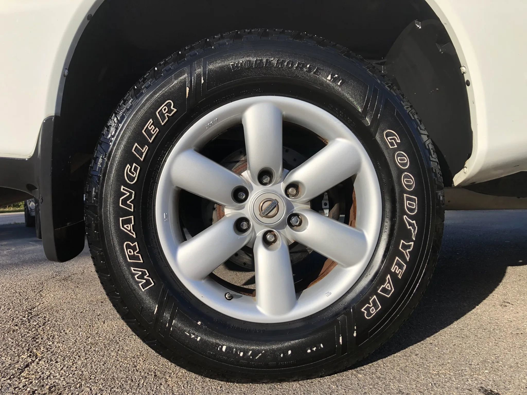 Used 2012 Nissan Titan SV w/ SV Premium Utility Pkg image 11