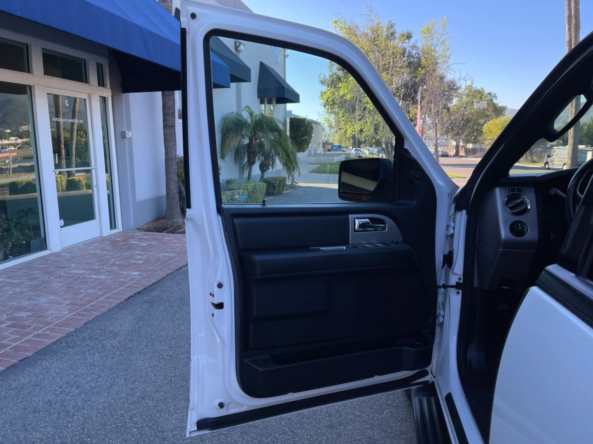 Used 2017 Ford Expedition XLT w/ Equipment Group 202A image 16