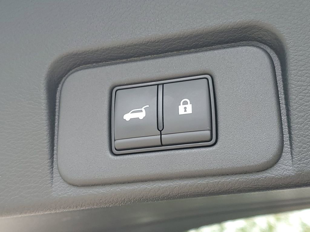 Used 2024 Nissan Rogue SV image 8