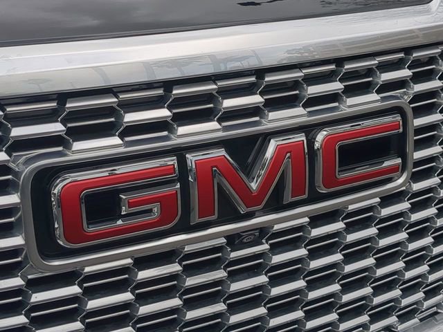 Used 2024 GMC Yukon Denali w/ Advanced Technology Package image 13