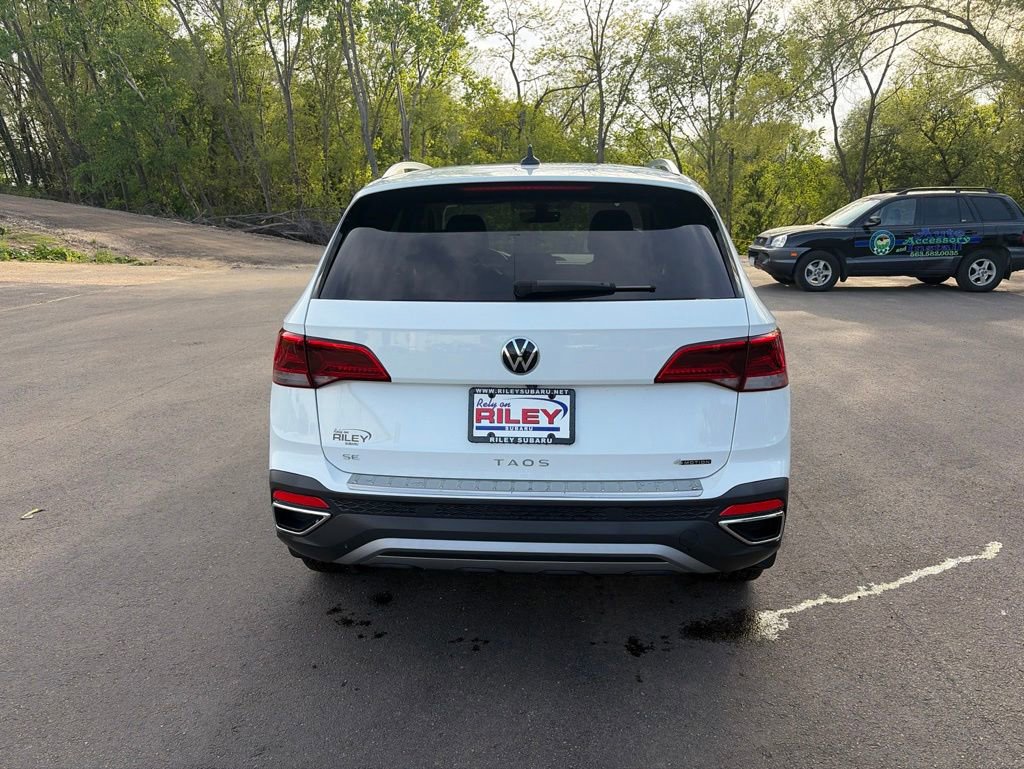 Used 2024 Volkswagen Taos SE AWD/4WD image 6