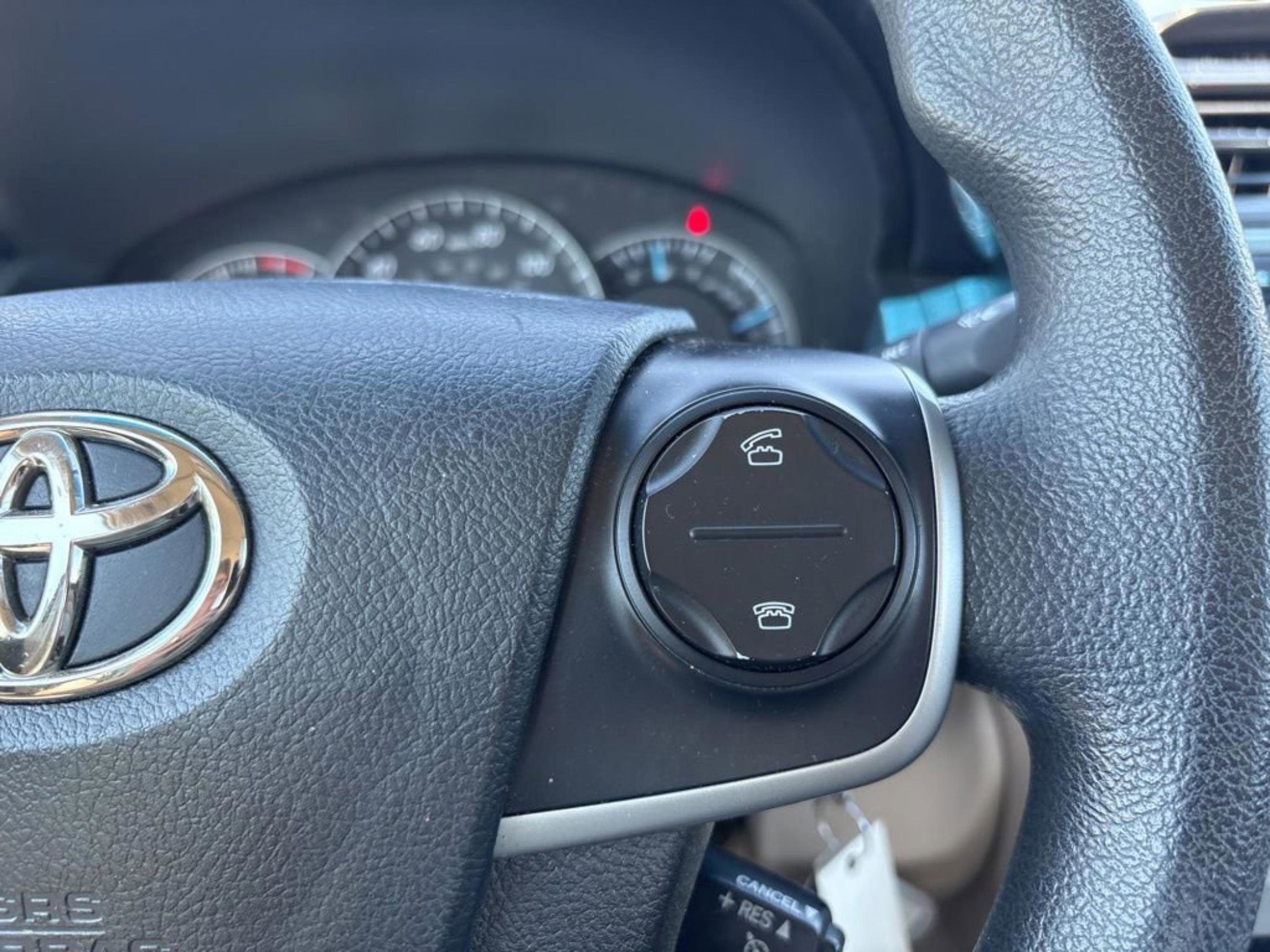 Used 2012 Toyota Camry LE image 13