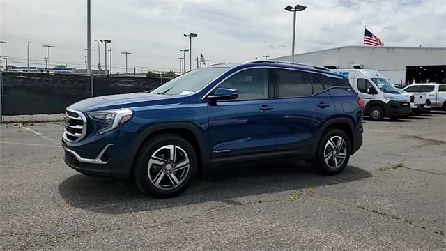 Certified 2020 GMC Terrain SLT w/ Preferred Package image 4
