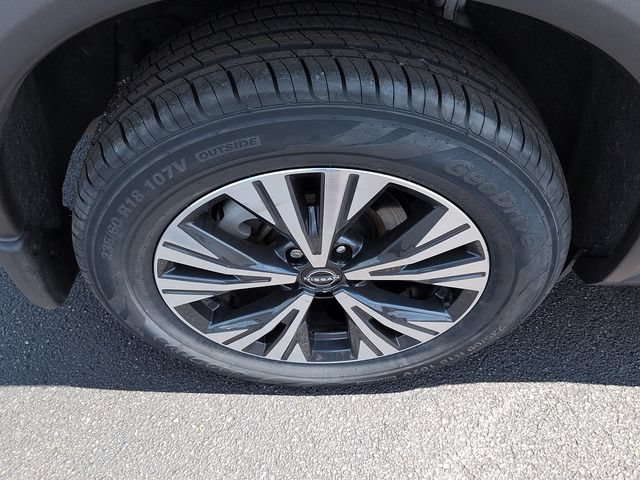 Used 2023 Nissan Rogue SV w/ SV Premium B Package FWD image 9