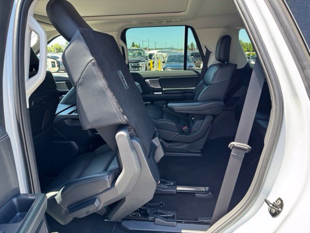 Used 2025 Ford Expedition Platinum AWD/4WD image 34