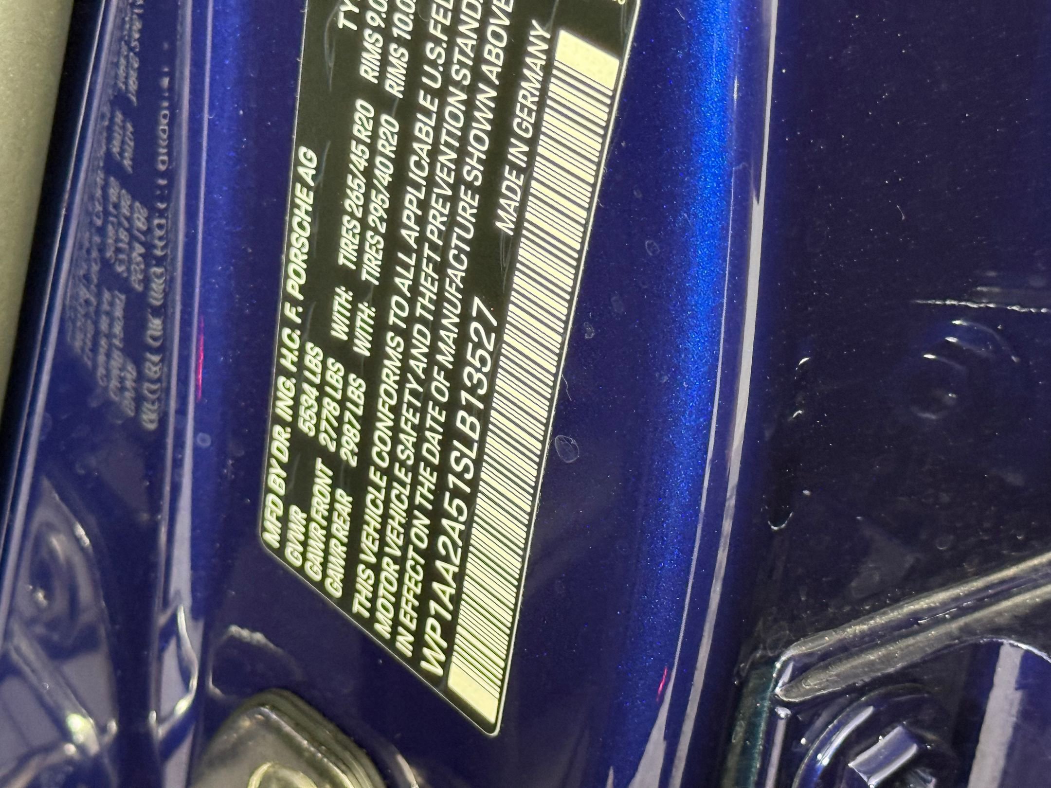 New 2025 Porsche Macan Turbo image 27