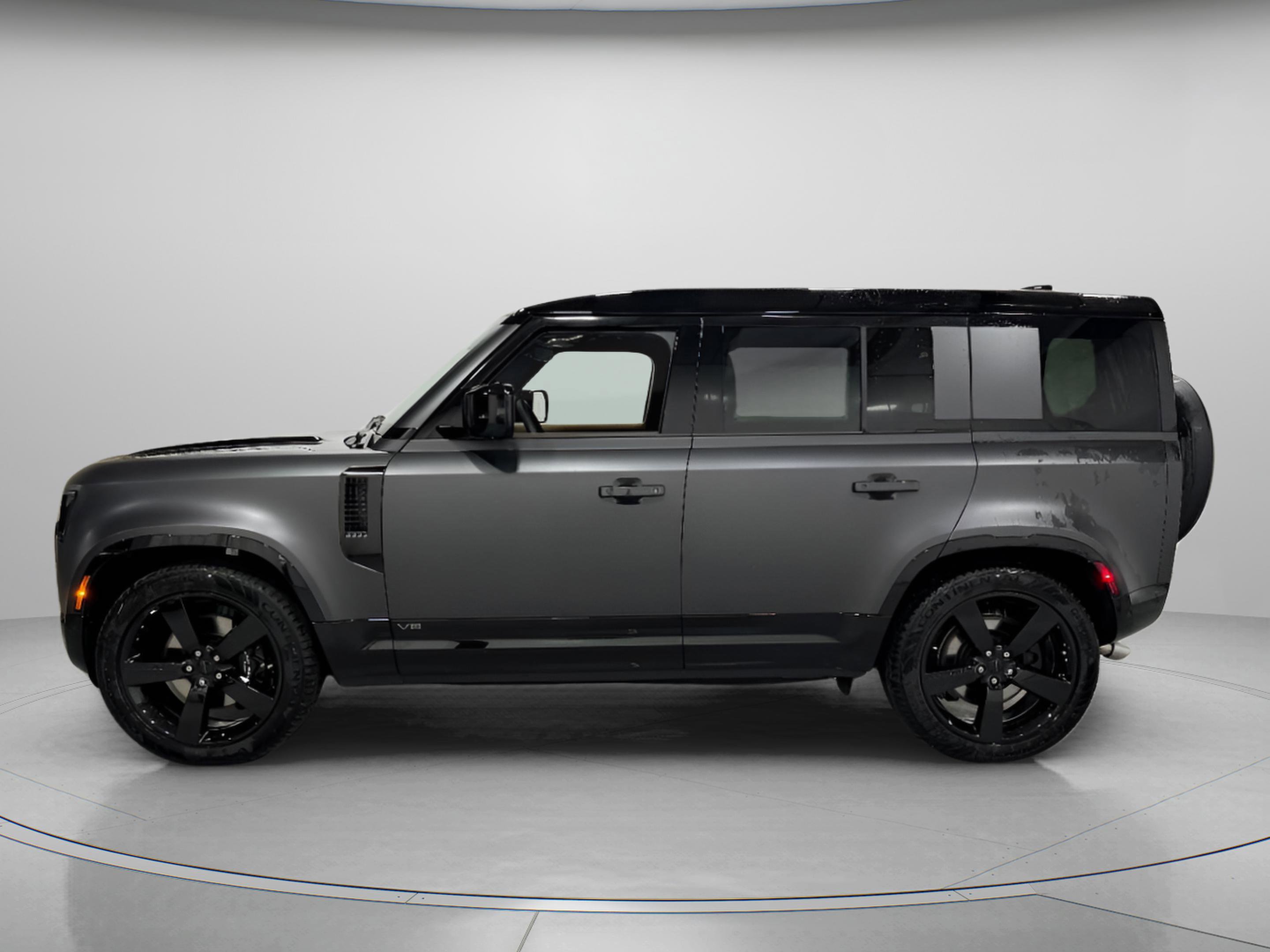 New 2026 Land Rover Defender 110 V8 image 2