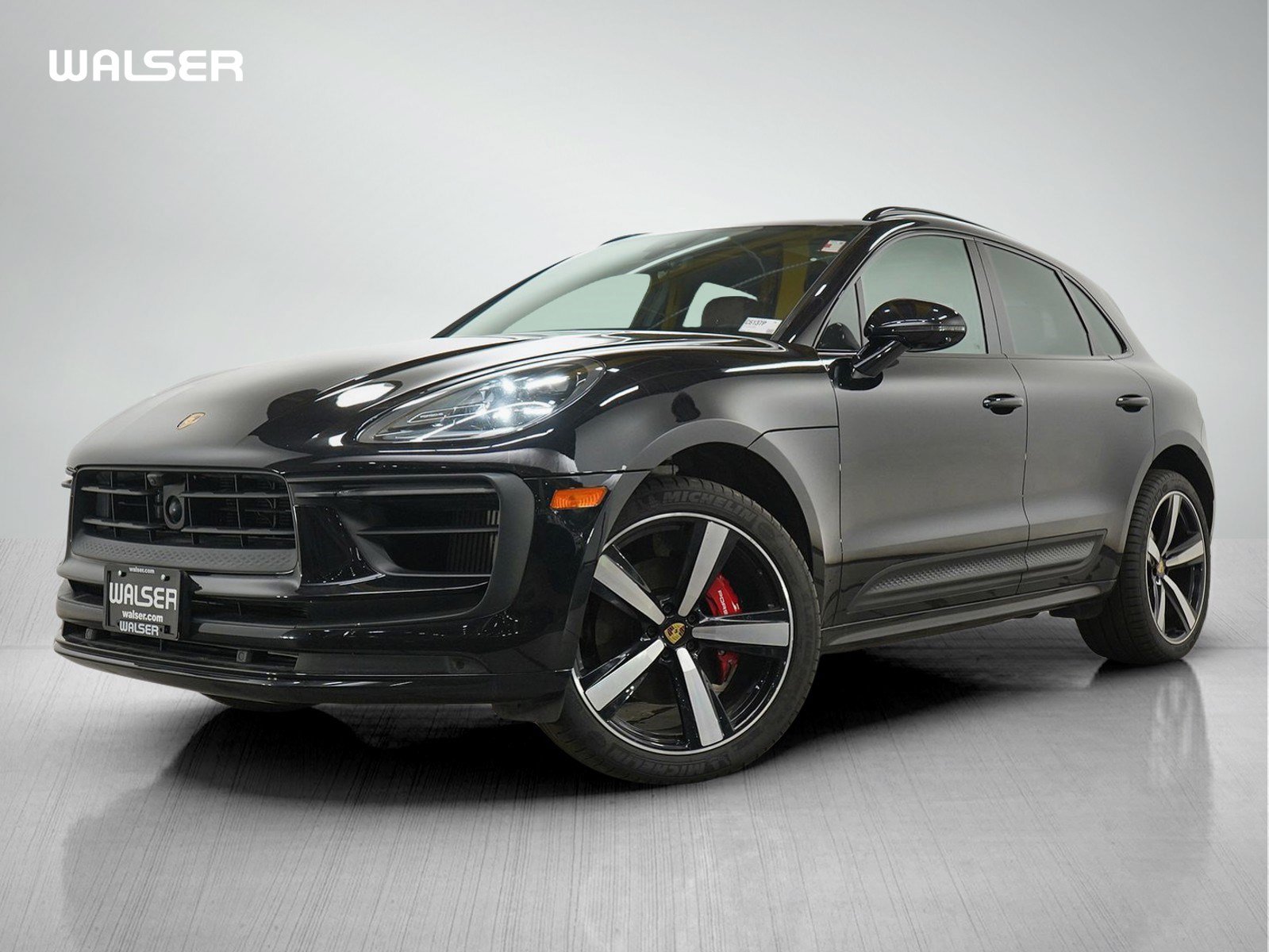 Used 2024 Porsche Macan S AWD/4WD image 1