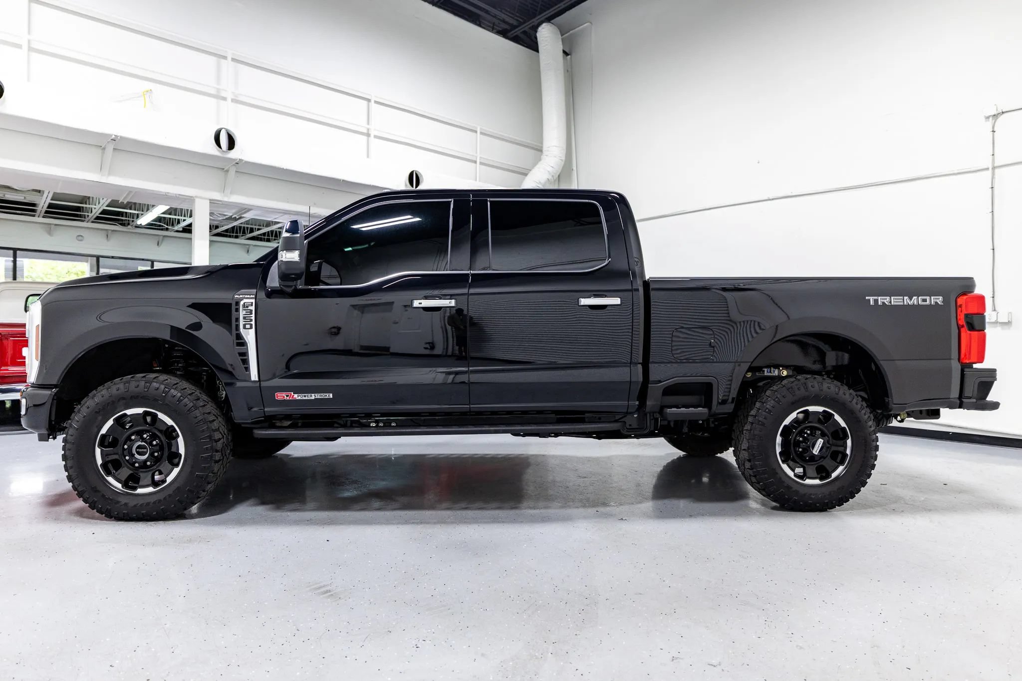 Used 2025 Ford F350 Platinum w/ Platinum Plus Package AWD/4WD image 11