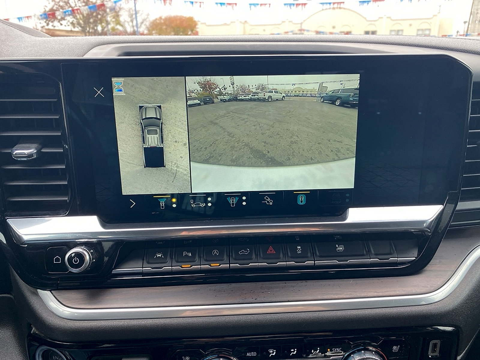 Used 2022 GMC Sierra 1500 SLT w/ SLT Premium Plus Package AWD/4WD image 27