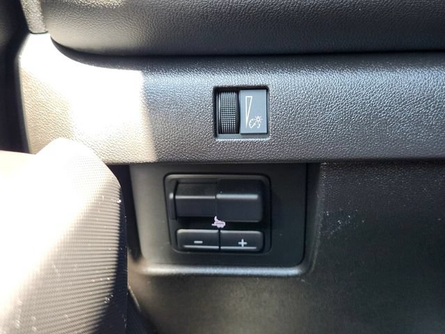 Used 2023 Chevrolet Colorado LT w/ LT Convenience Package II AWD/4WD image 23