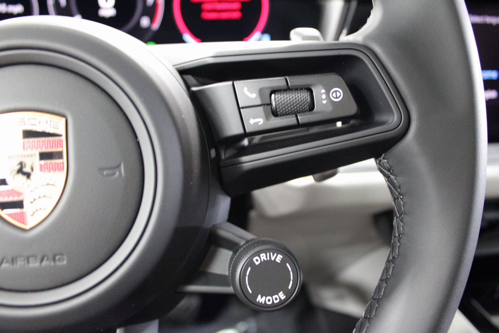 New 2026 Porsche Cayenne image 28