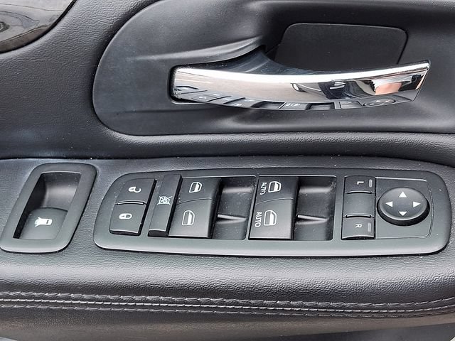 Used 2015 Dodge Grand Caravan SXT w/ UConnect Hands-Free Group FWD image 24