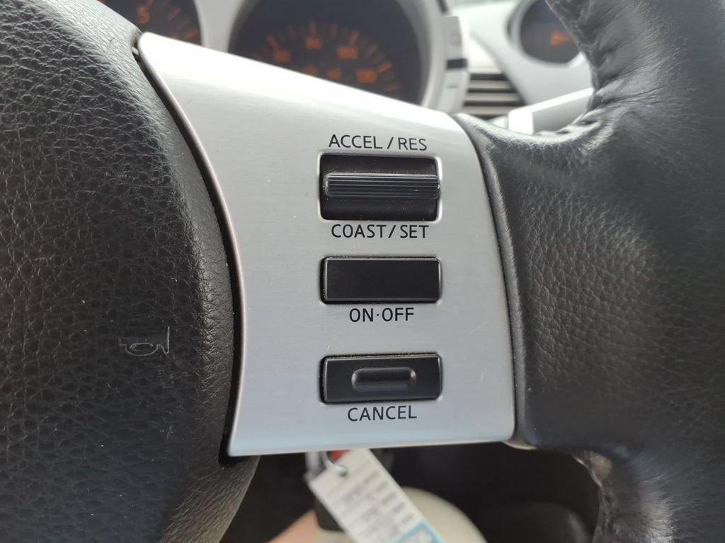 Used 2004 Nissan 350Z Touring RWD image 25