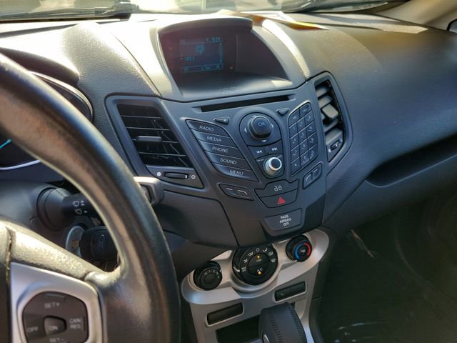 Used 2014 Ford Fiesta SE image 24